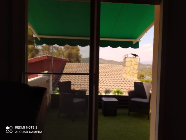Suministro e instalación de toldo a medida